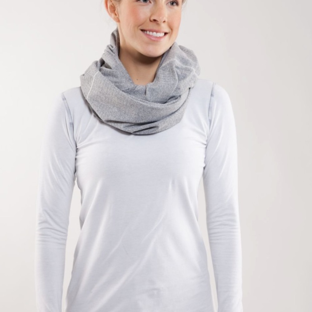 Lululemon Vinyasa Scarf